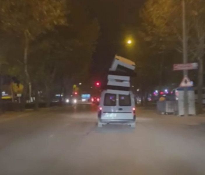 d Hafif ticari araç üzerinde koltuk taşıyan sürücüye 300 lira ceza -2