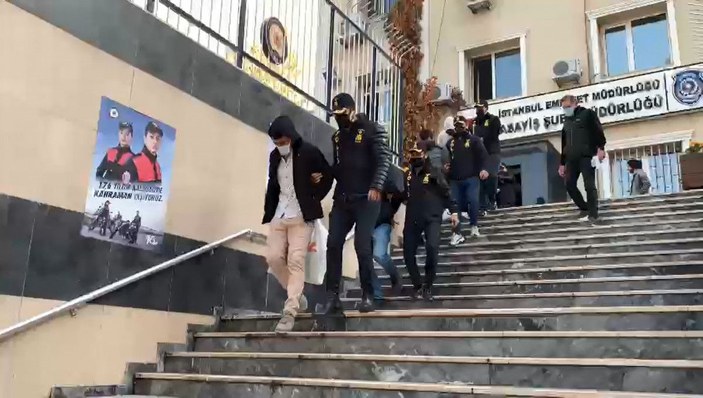 İstanbul Havalimanı'nda transit kargo paketlerinden hırsızlık yapan 5 kişi yakalandı -5