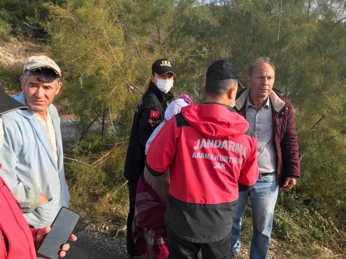 Antalya’da kayıp alzheimer hastası 89 yaşındaki kadın, JAK timleri tarafından bulundu -6