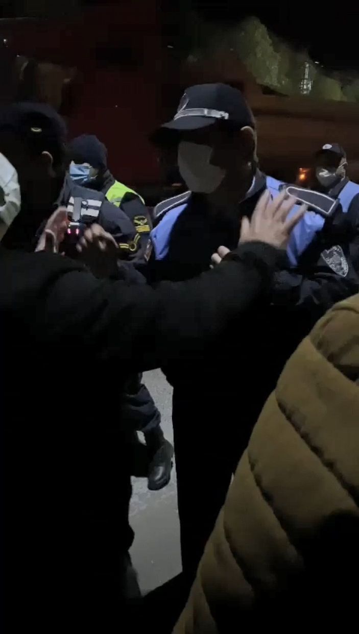 Zabıta ve kamyon şoförleri arasında 'yetki' gerginliği  -1