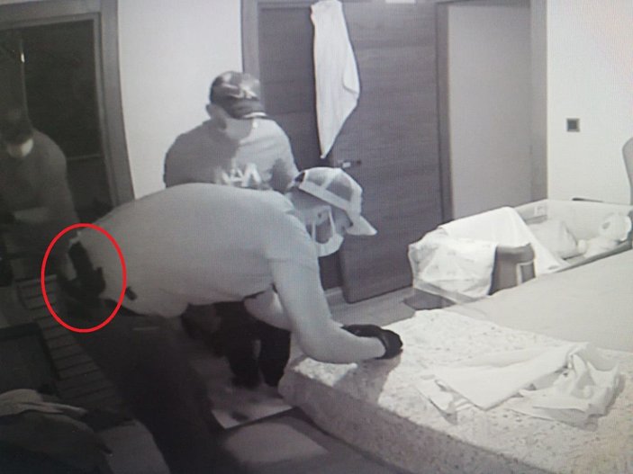 Eve giren hırsızlar bebek kamerasından belirlendi, şebeke çökertildi -1