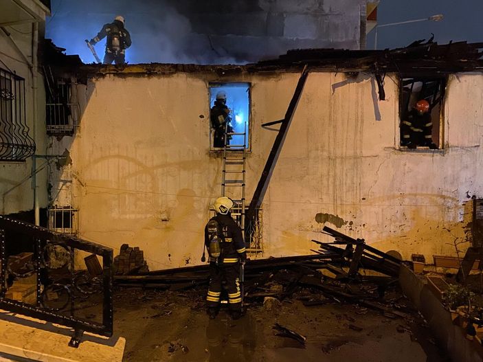 d Yalnız yaşadığı evde çıkan yangında öldü -5