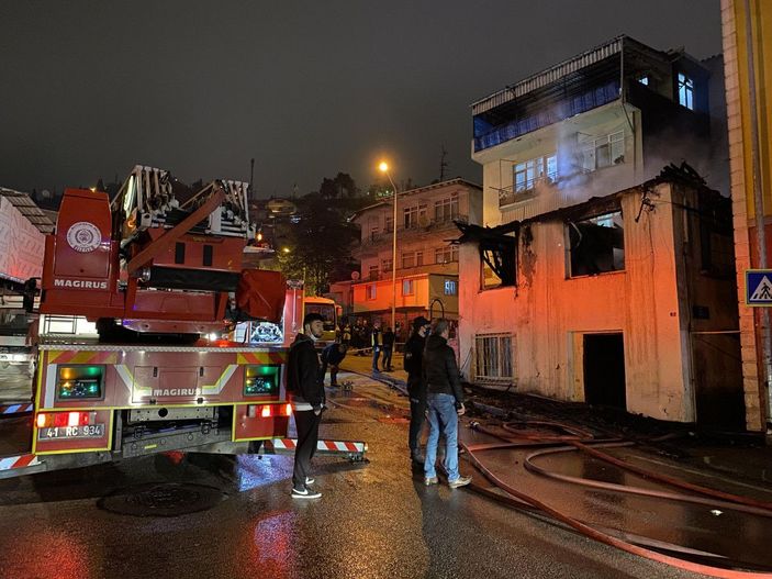 d Yalnız yaşadığı evde çıkan yangında öldü -9