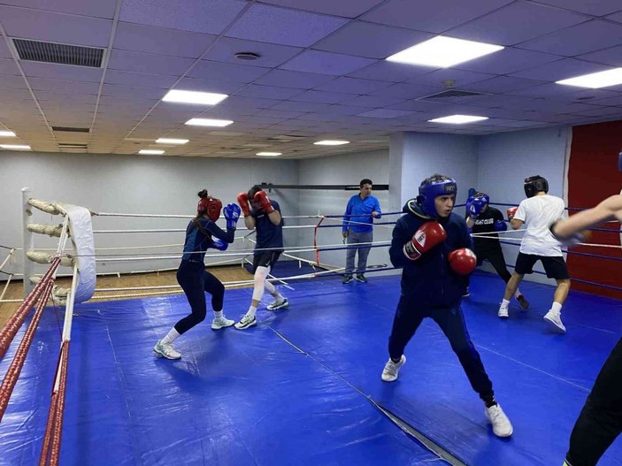 Ringde evlenme teklifi ile hayatını birleştiren çift madalya peşinde -8