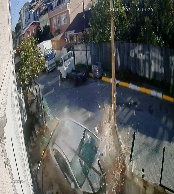 Sultanbeyli'nde 5 çocuk kaçırdıkları otomobille kaza yaptı -6