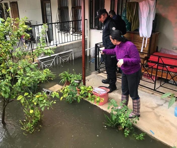 Fethiye'de sağanak günlük yaşamı olumsuz etkiledi -5