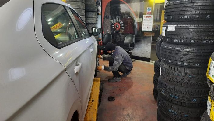 Lastikçilerde kış lastiği mesaisi -3