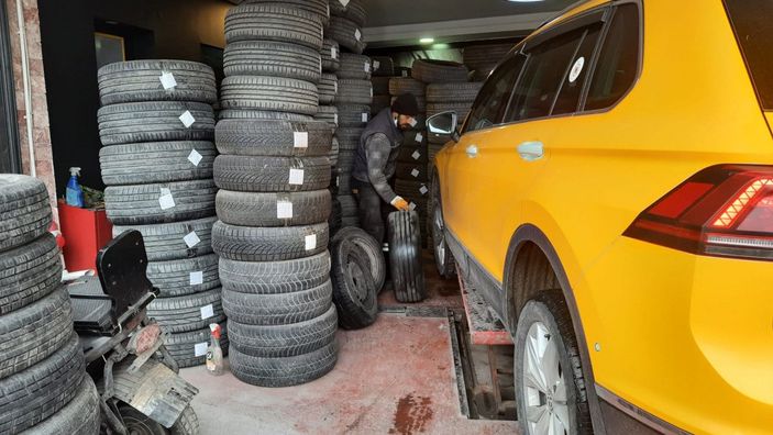Lastikçilerde kış lastiği mesaisi -4