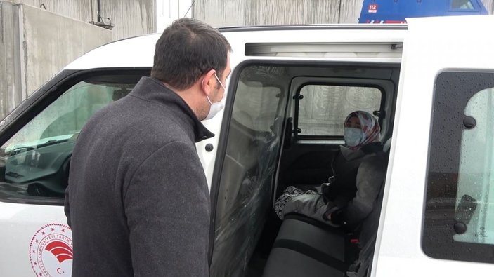 Cenaze törenine katılan korona virüslü kadın otobüste yakalandı: Karantinaya alındı -3