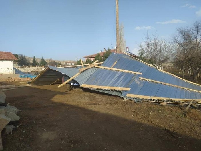 Üzerine saç düşen çocuk ağır yaralandı -2