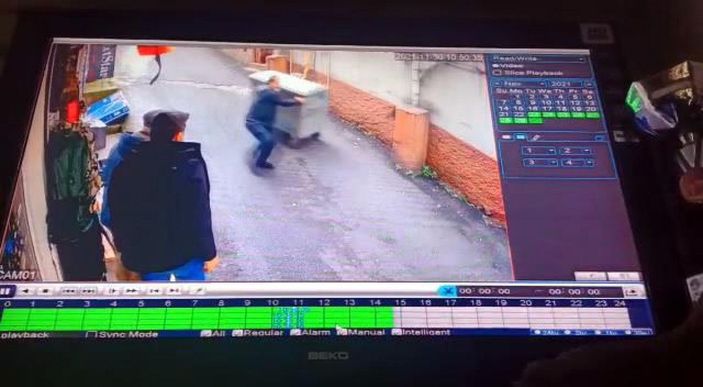 Zonguldak'ta şiddetli rüzgar; sürüklenen konteyneri böyle tuttular -5