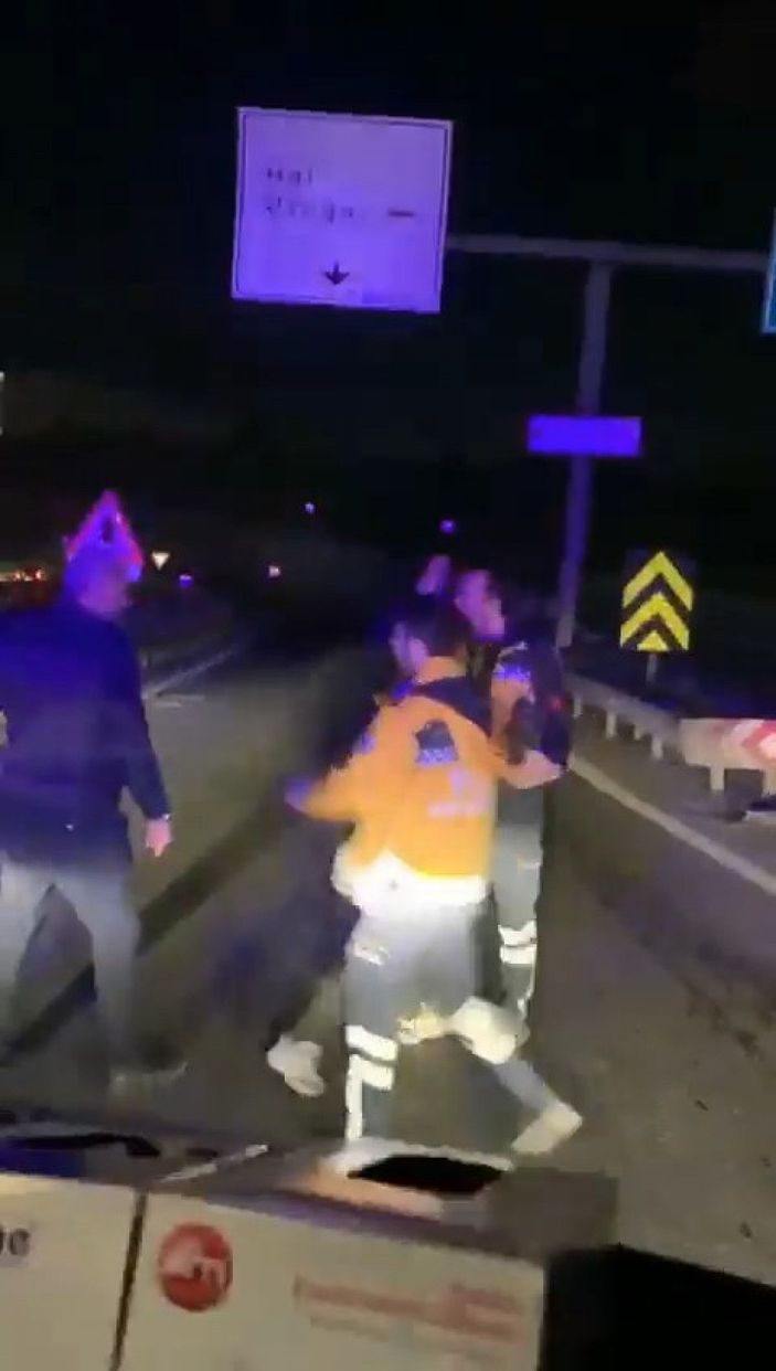 İETT şoföründen ambulans sürücüsüne dayak -8