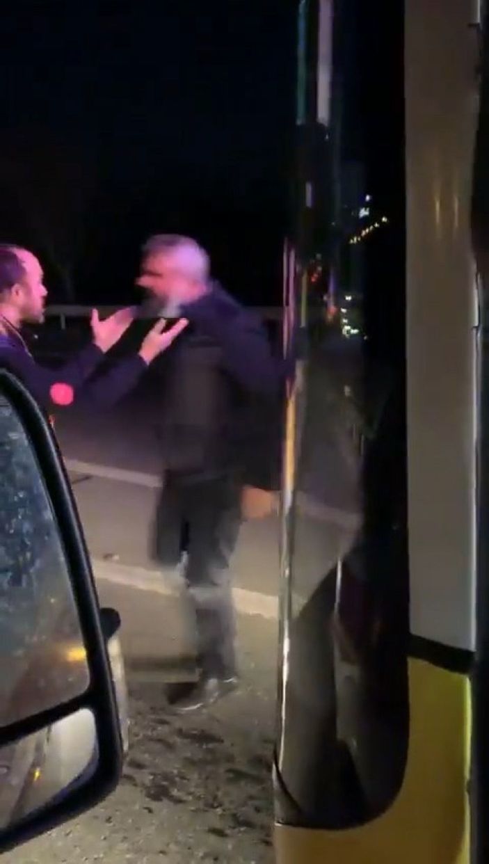 İETT şoföründen ambulans sürücüsüne dayak -3