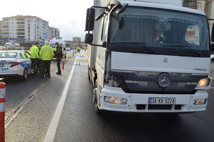 Kaza yerinden geçerken ölen kişinin annesi olduğunu öğrendi -4