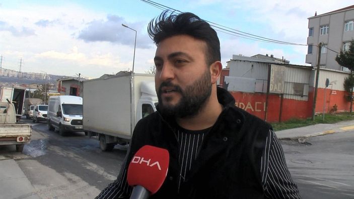 Esenyut'ta yine aynı cadde yine kaza; otomobilin yayaya çarptığı anlar kamerada -7