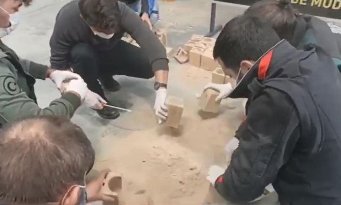 TIR'daki palet takozlarının içinden 27 kilo eroin çıktı -3