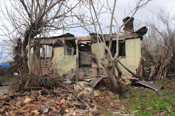 Tek katlı ev alev alev yandı 1 kişi öldü -5