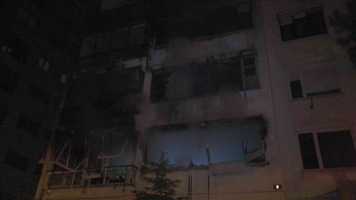 Kadıköy’de 10 katlı apartmanda yangın paniği -3