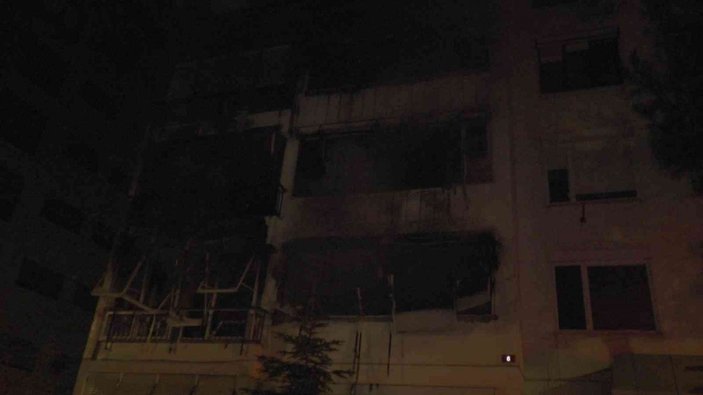 Kadıköy’de 10 katlı apartmanda yangın paniği -1