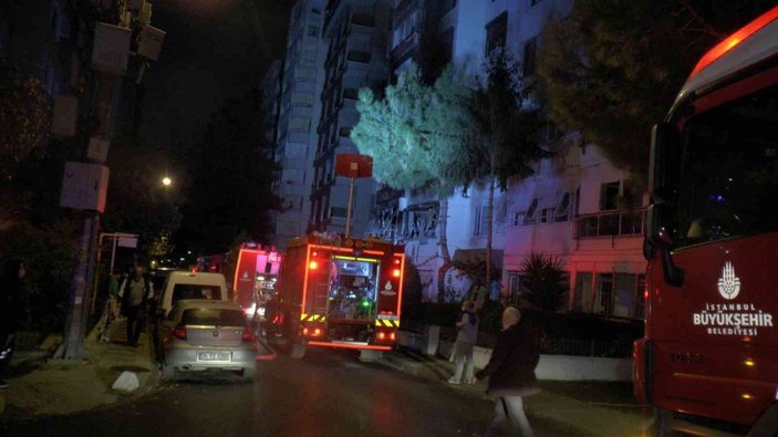 Kadıköy’de 10 katlı apartmanda yangın paniği -7
