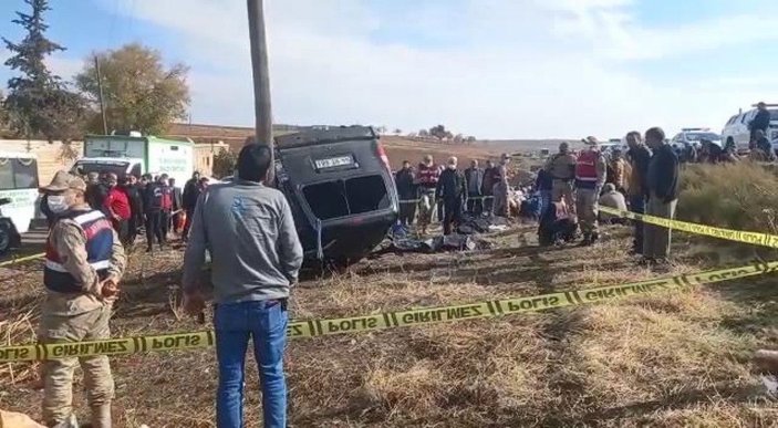Kamyonetle hafif ticari araç çarpıştı; anne ve 3 çocuğu öldü -7