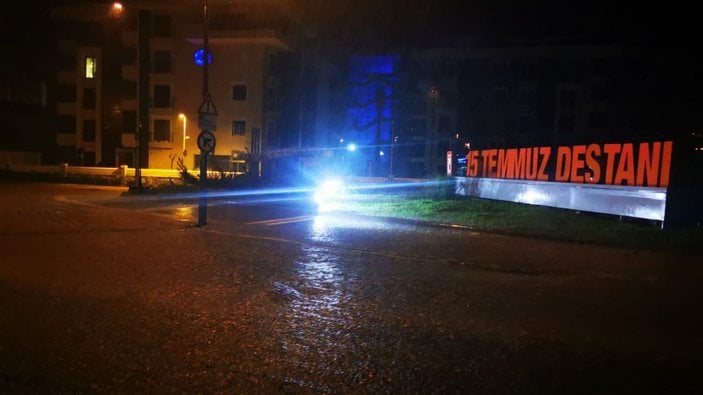 Marmaris’te sağanak yağış sonrası cadde ve sokaklar sele döndü -7