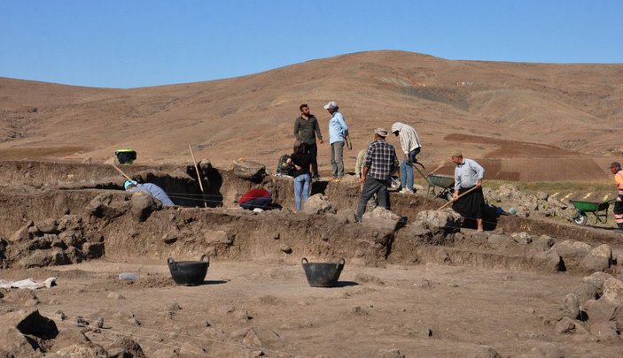Hamaç Höyük kazısında nekropol bulundu -10