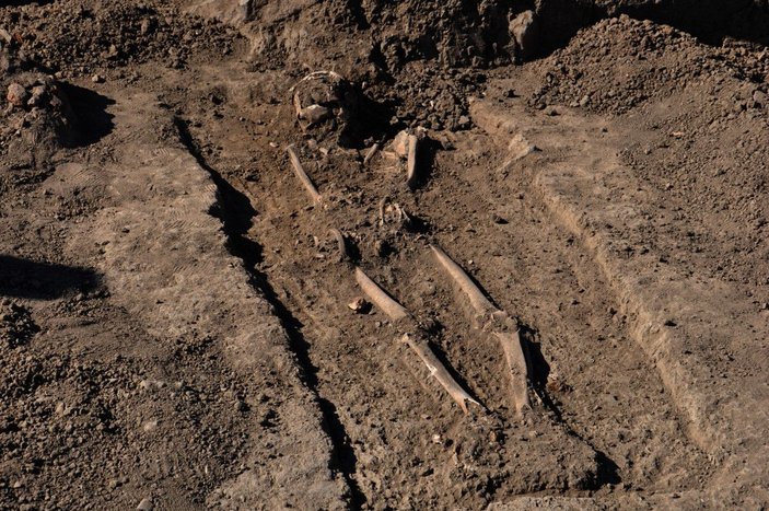 Hamaç Höyük kazısında nekropol bulundu -5