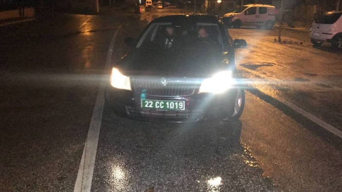 Yunan polis ile kız arkadaşı navigasyon mağduru -4