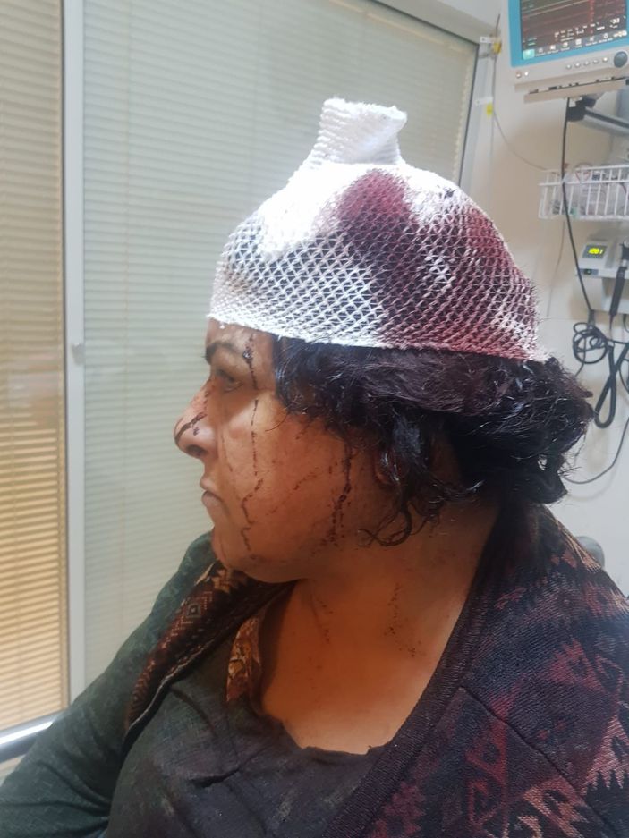 Evi boşaltmasını isteyen babası ile kardeşini darbetmişti; oğluyla birlikte tutuklandı -6