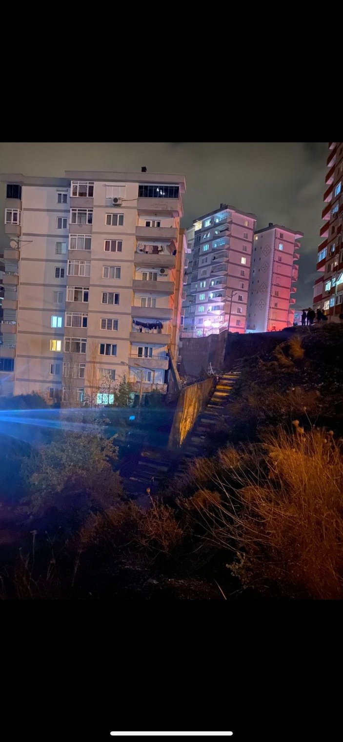 İzmir'de istinat duvarı çöktü: 88 daire boşaltıldı  -5
