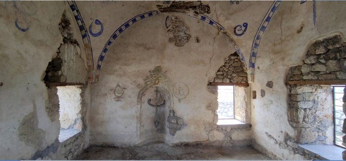 Tarihi camideki utandıran görüntüler temizlendi -1