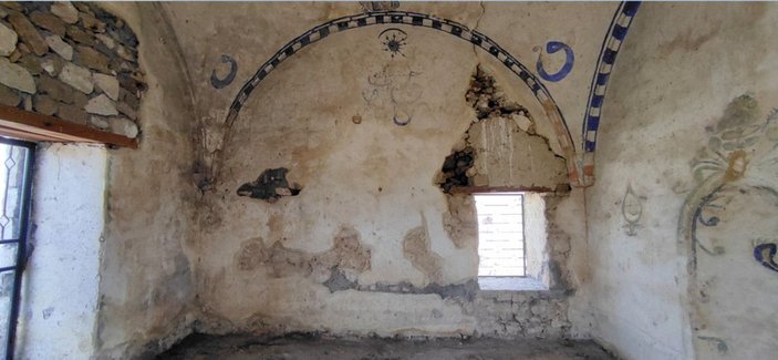 Tarihi camideki utandıran görüntüler temizlendi -4