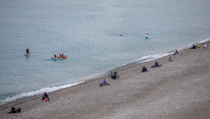 Antalya'da turistler denize girdi -4