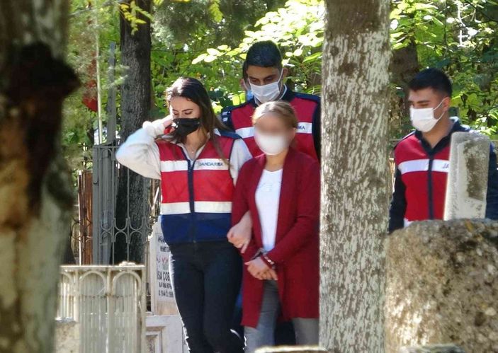 Bebeğini diri diri gömmeye çalışan anne ve anneannenin cezası bellli oldu -2