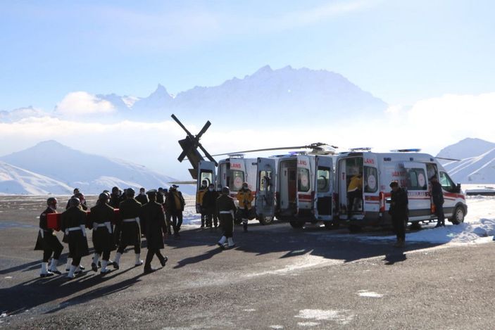 Hakkari'de 3 şehit için askeri tören -7