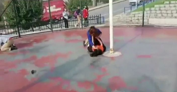 Sultangazi'deki öğrenci kavgaları kamerada   -1