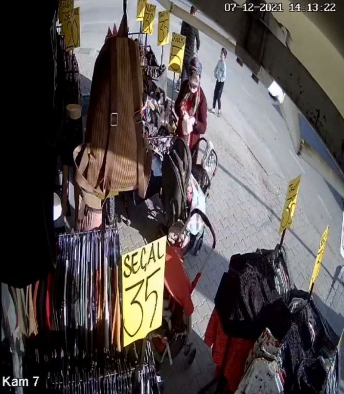 Yere düşen cüzdanı çocuğa aldırıp, cebine attı, güvenlik kamerasına yakalandı -6