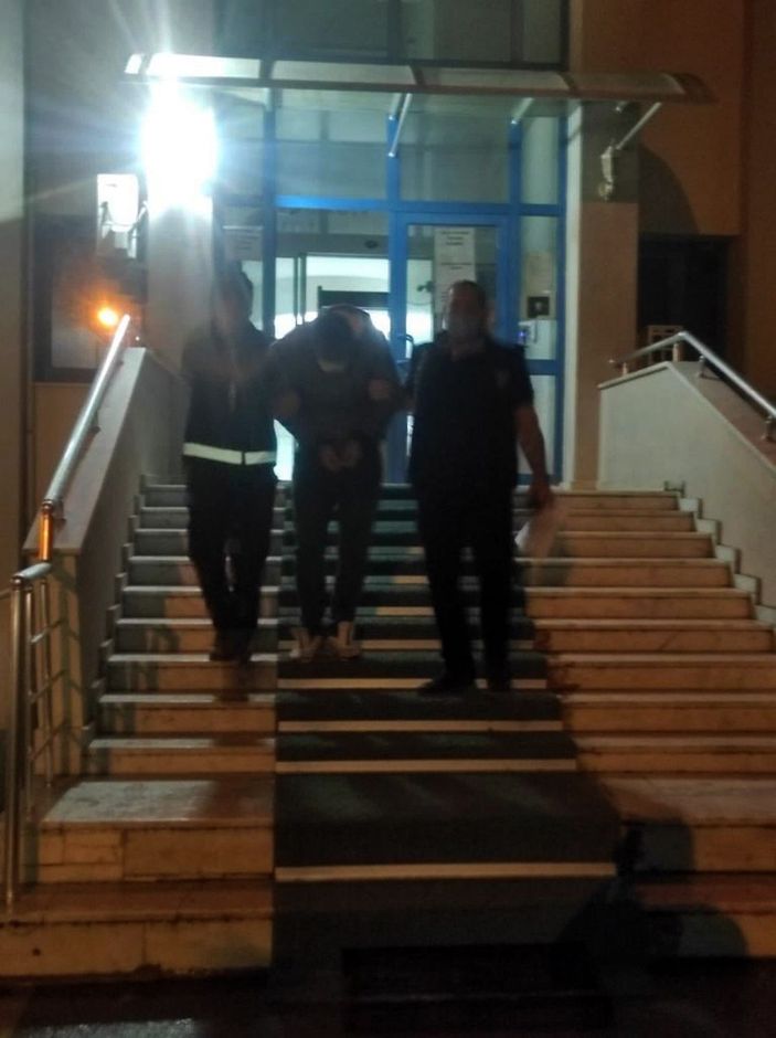 Otomobilde uyuşturucu ele geçirildi, sürücü ve eşi gözaltına alındı -1