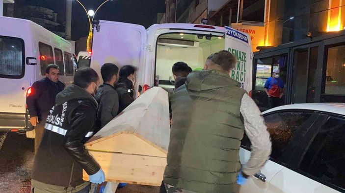 Kocaeli'de otel odasında ölü bulunan kadının katil zanlısını annesi yakalattı