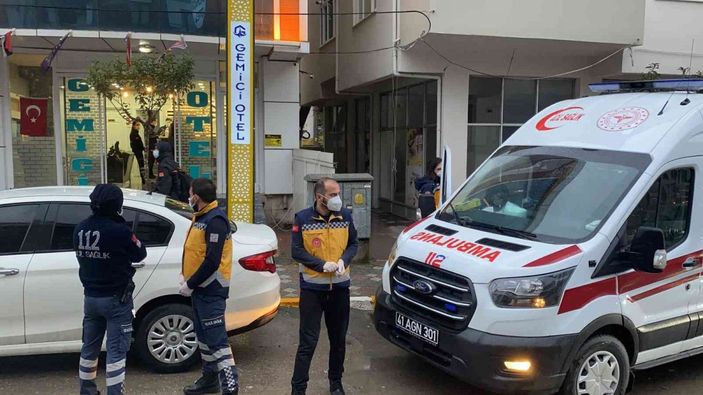 Kocaeli'de otel odasında ölü bulunan kadının katil zanlısını annesi yakalattı