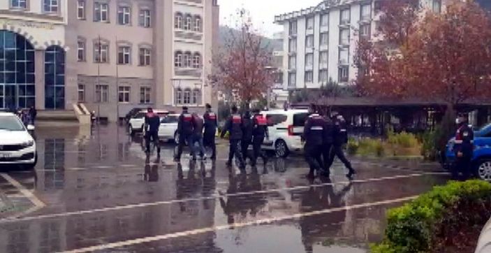 Telefon dolandırıcılarına 185 bin lirasını kaptırdı -3