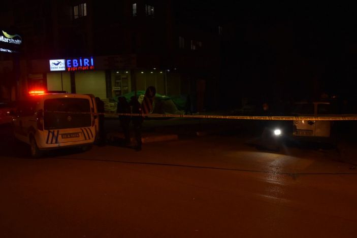 İzmir'de düğünde 'halay başı olma' kavgası