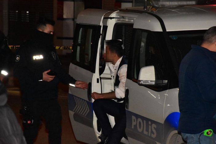 İzmir'de düğünde 'halay başı olma' kavgası