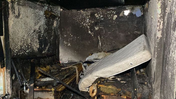 Gaziosmanpaşa'da yangın faciası : 2 kardeş öldü, 1'i ise ağır yaralandı -1