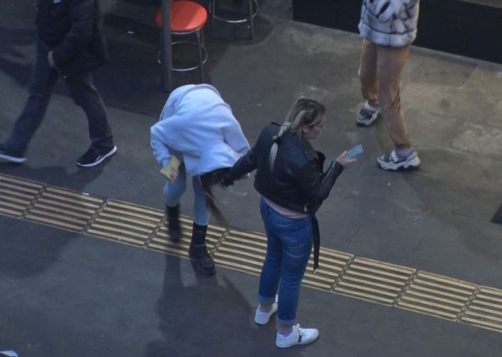 Eve gelmeyen kızını saçından tutup götürmek istedi -4