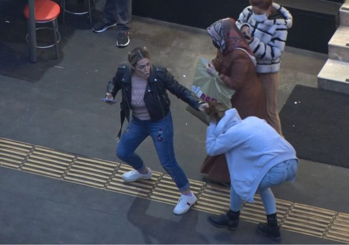 Eve gelmeyen kızını saçından tutup götürmek istedi -2