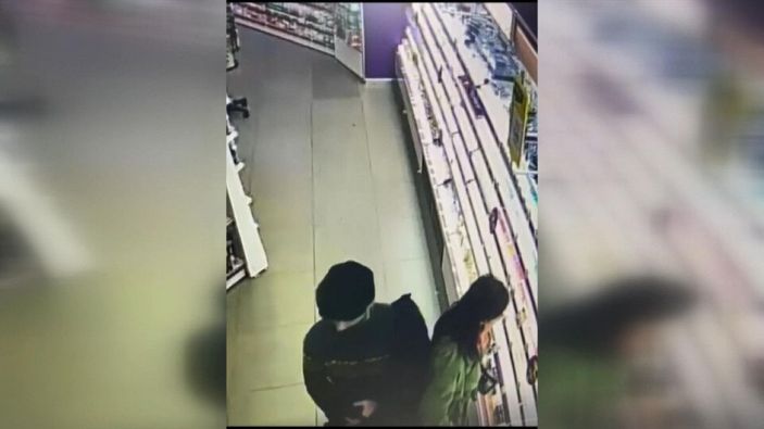 Şişli'de kadının cep telefonunu çalan hırsız kamerada -6