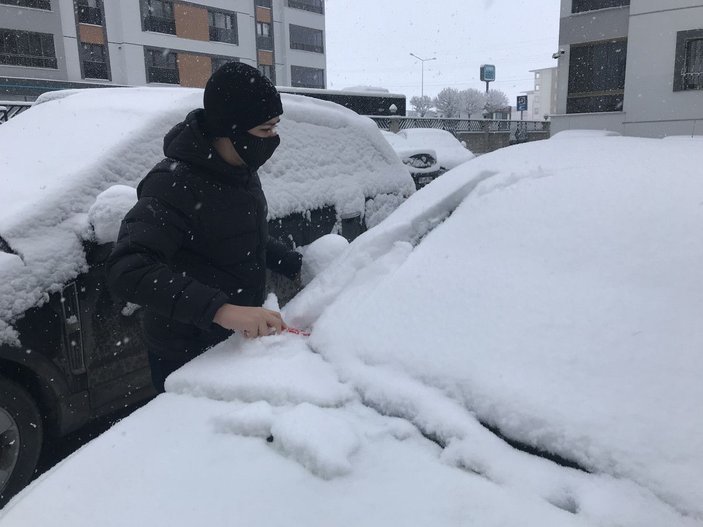 Sivas'ta kar yağışı etkili oluyor -10