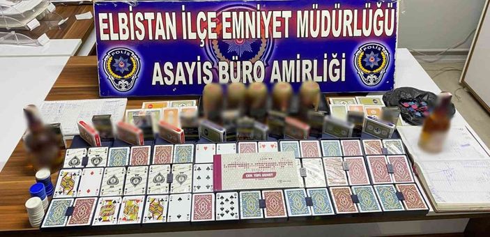 Elbistan’da kumar oynatılan derneklere eş zamanlı operasyon -1